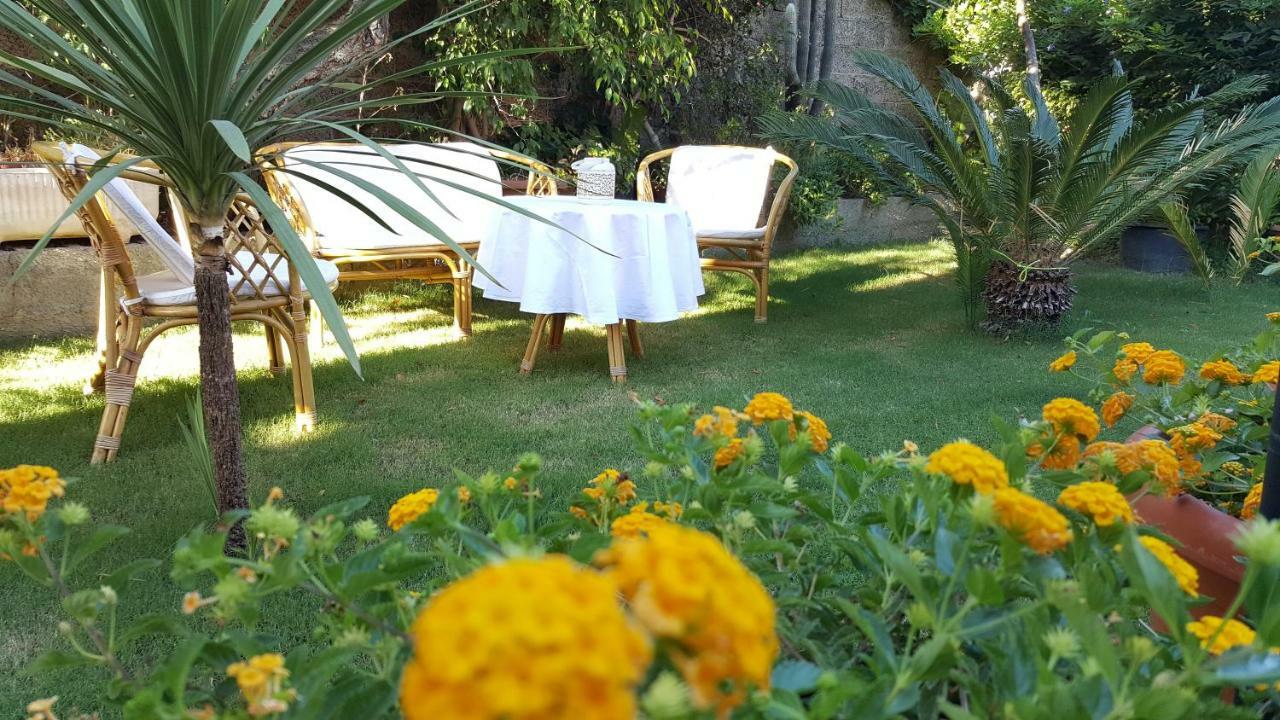 Il Girasole Bed & Breakfast Domus De Maria Exterior photo