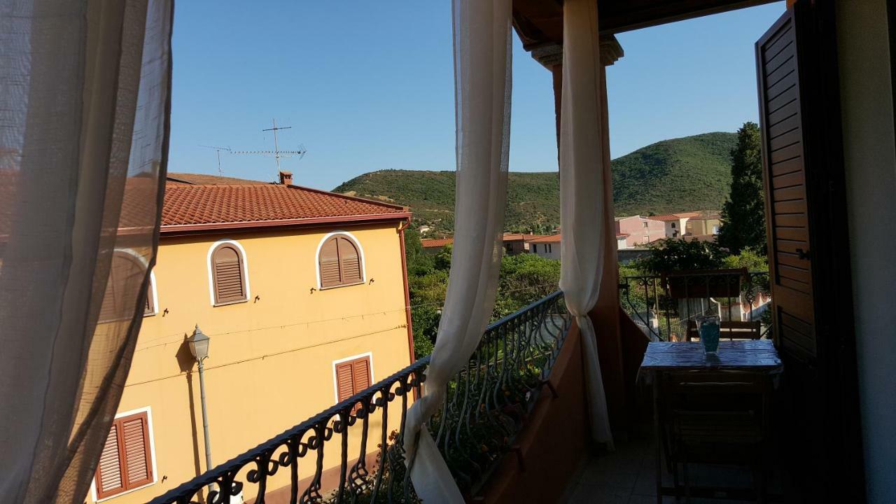 Il Girasole Bed & Breakfast Domus De Maria Exterior photo