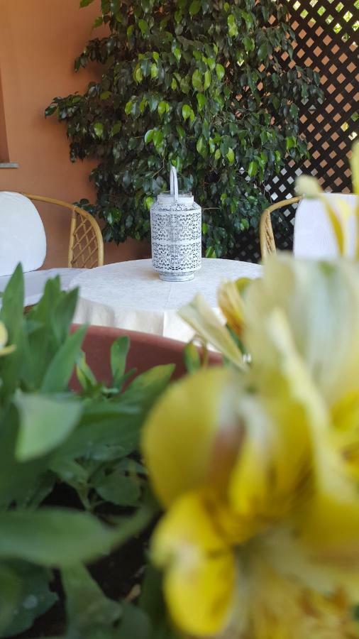 Il Girasole Bed & Breakfast Domus De Maria Exterior photo