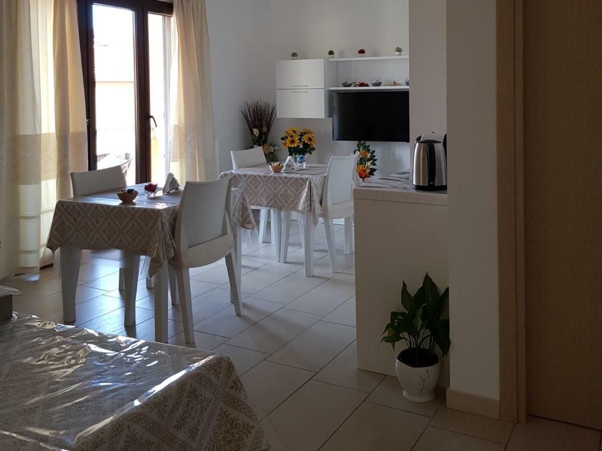 Il Girasole Bed & Breakfast Domus De Maria Exterior photo